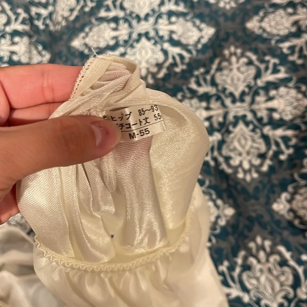 Elegant off White Sleepwear Set - Picture 9 of 9